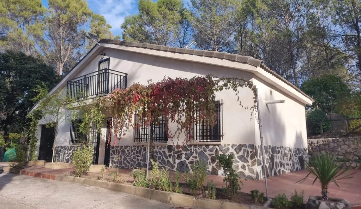 Casa en Travesía de los Mastines (1)