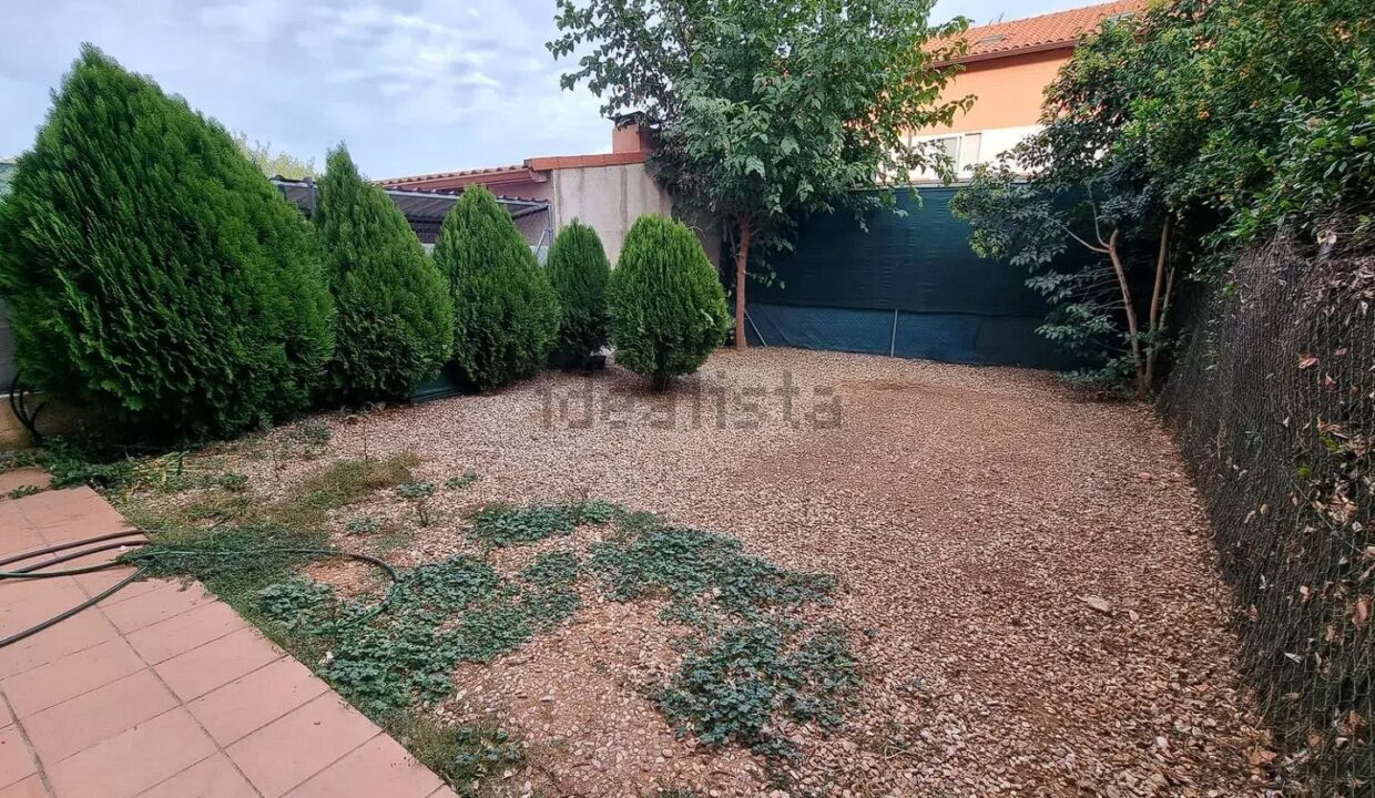 Chalet adosado en CL Ramon De Garciasol (6)