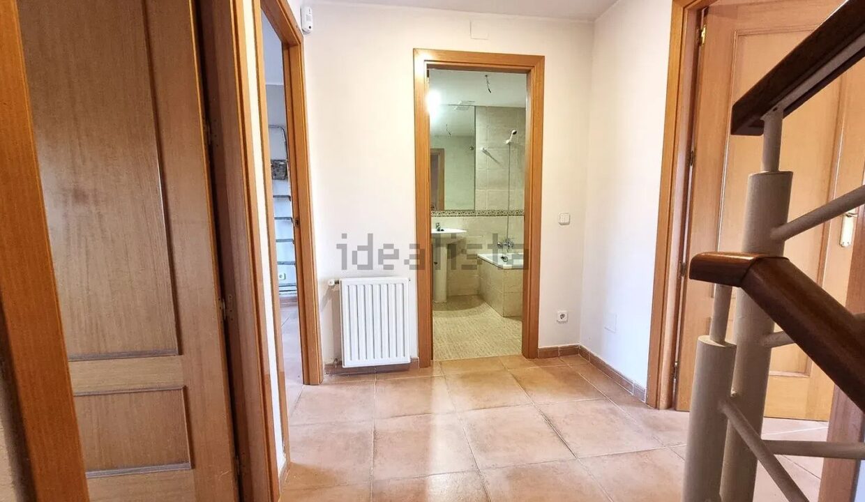 Chalet adosado en CL Ramon De Garciasol (7)