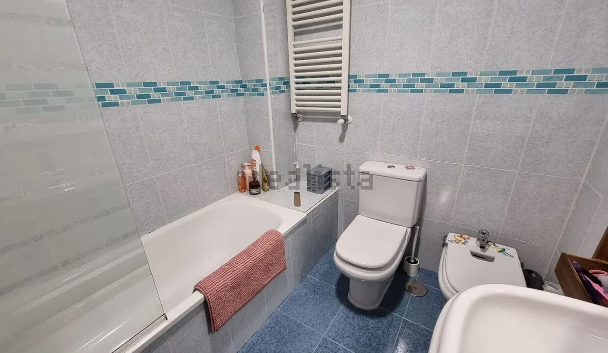 Chalet adosado en venta en Tortola de Henares (17)