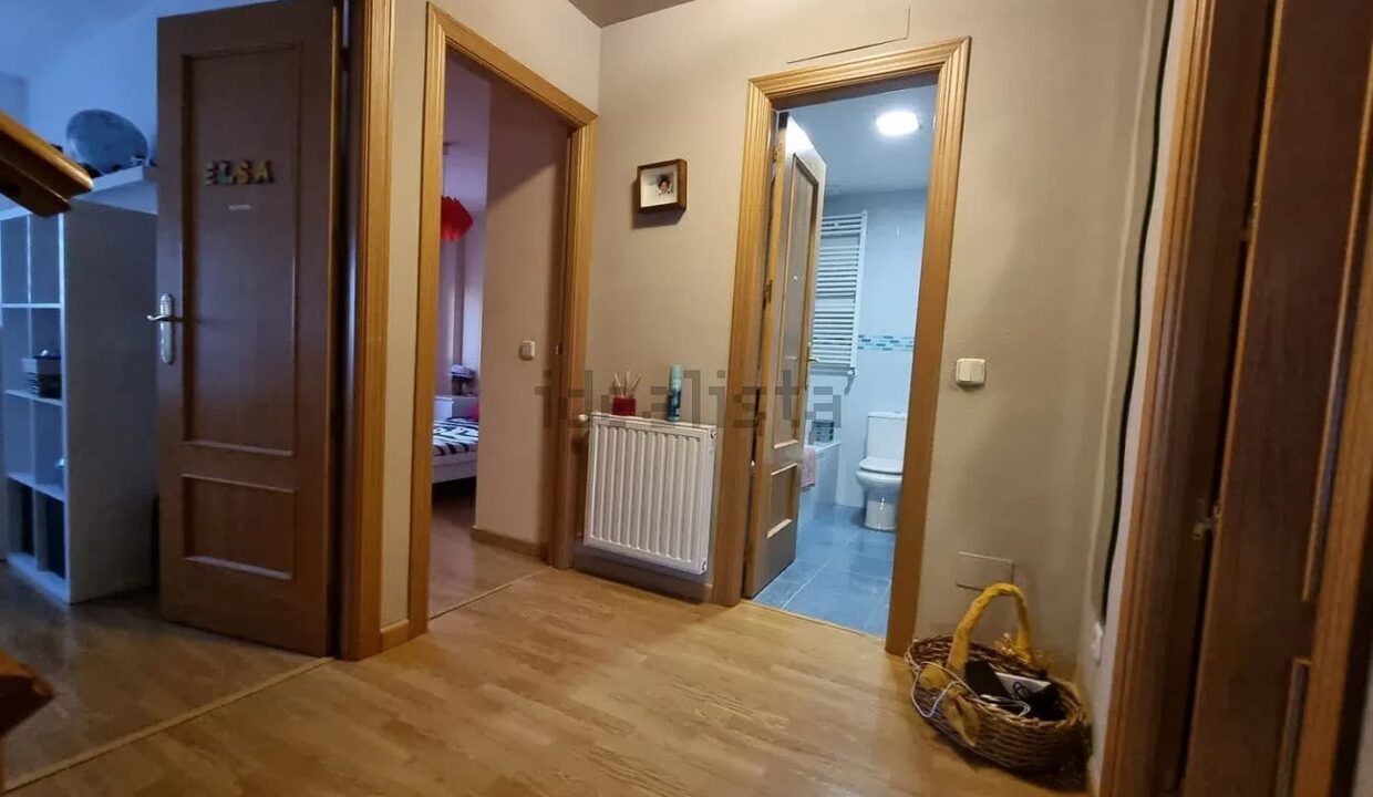 Chalet adosado en venta en Tortola de Henares (23)