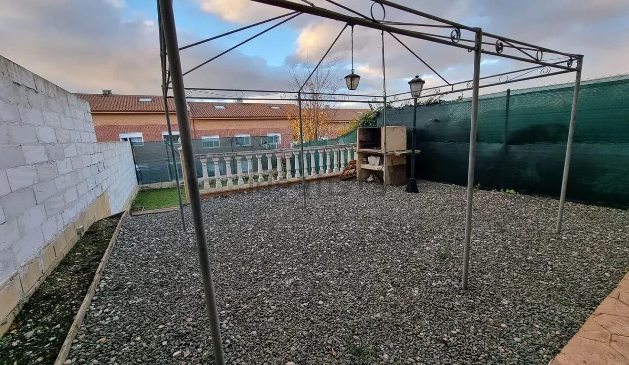 Chalet adosado en venta en Tortola de Henares (6)