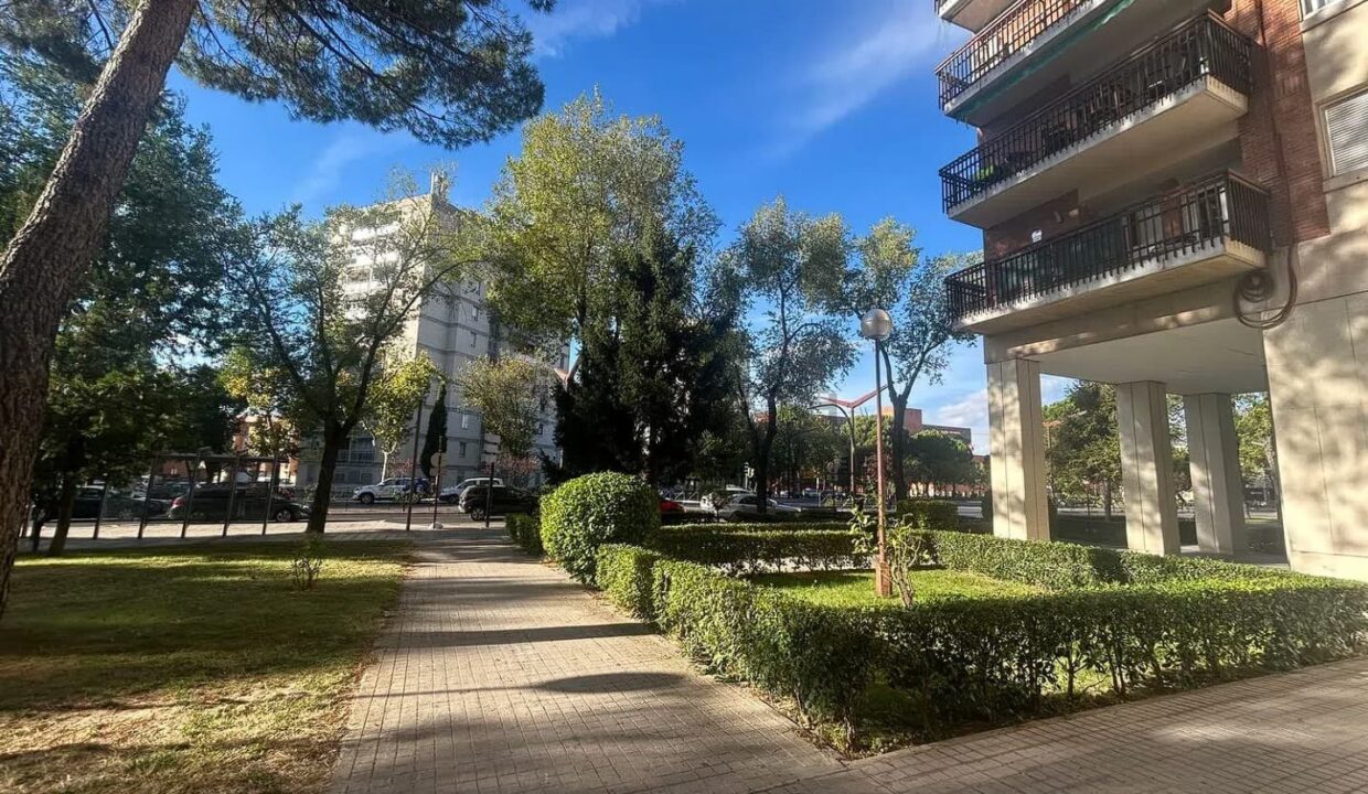 Piso en venta en Avenida del Ejército (2)
