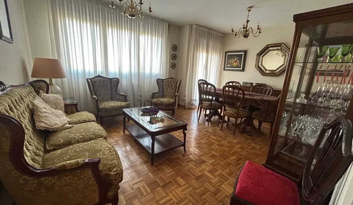 Piso en venta en Avenida del Ejército (7)